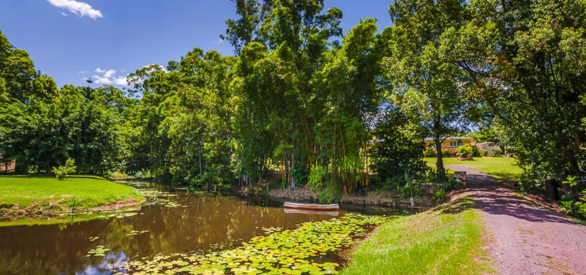 RARE BOUTIQUE ACREAGE