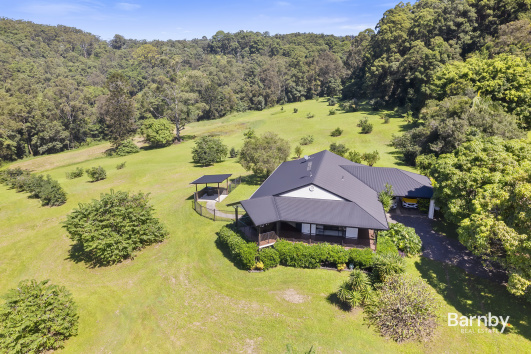 LUXURY ACERAGE LIFESTYLE WITH EXPANSIVE VIEWS