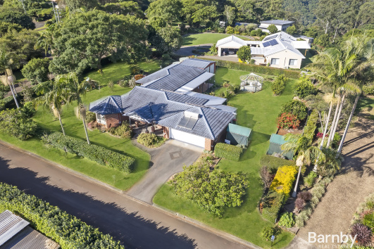 LUXURY HINTERLAND LIVING WITH TRANQUIL SPACE