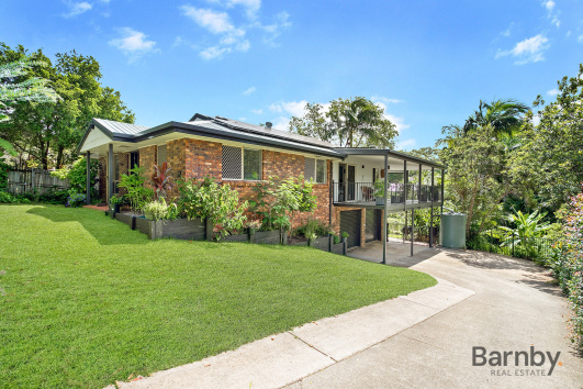 ELEVATED FAMILY LIVING AND POOL