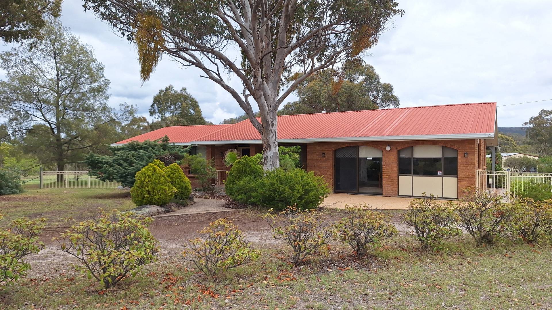 33 Wallace Court, Glen Aplin - Image 1