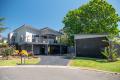 WATER VIEWS - COURT LOCATION!!