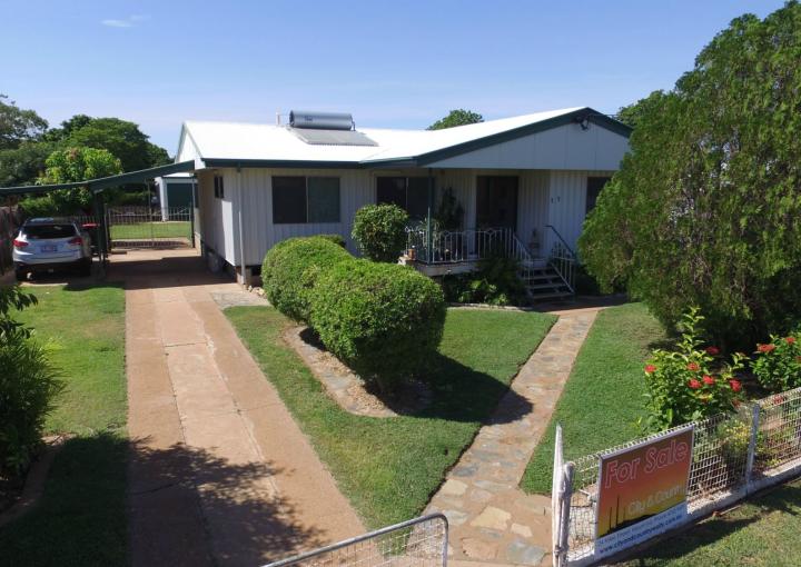 11 Mack Crescent, Mount Isa