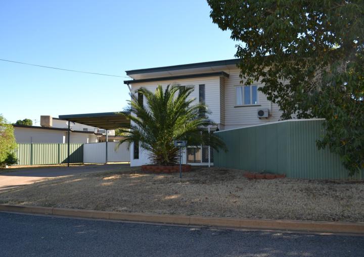 10 Sapphire Street, Mount Isa
