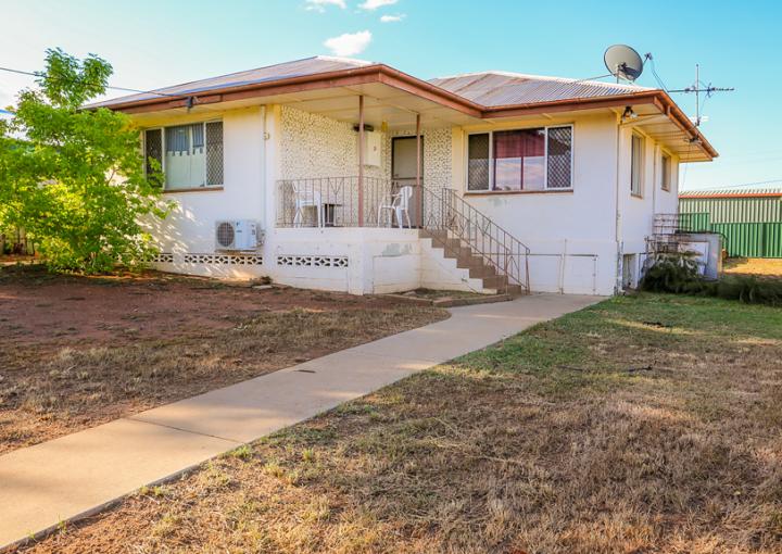 12 Emerald Street, Mount Isa