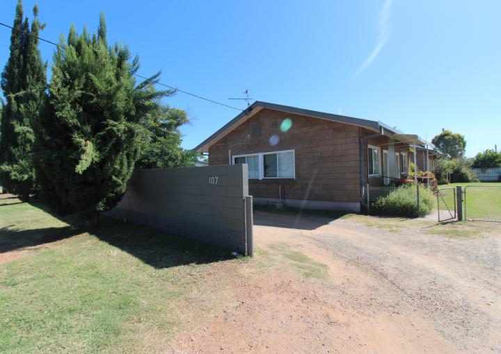 1-6, 107 Webb St, Mount Isa