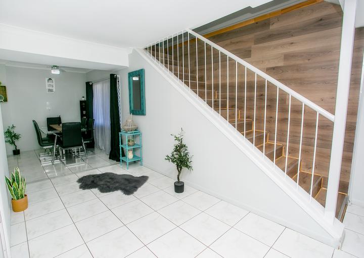 15 Hinkler Cres, Mount Isa