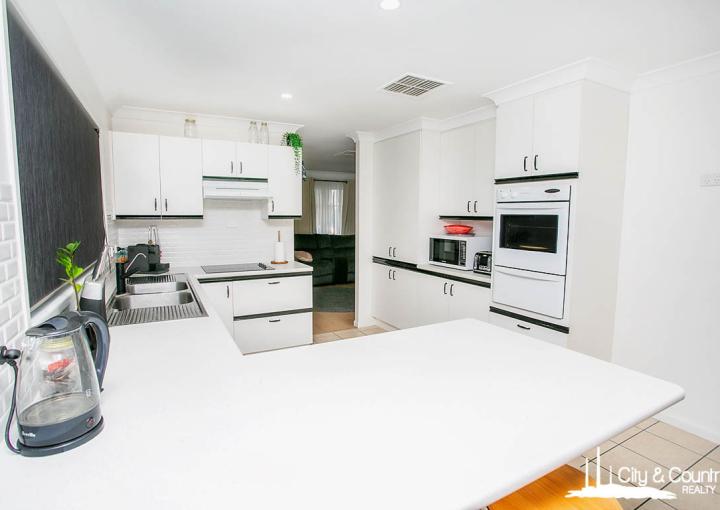 21 Fifteenth Avenue, Mount Isa