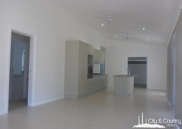 1&2, 129 Simpson Street, Mount Isa