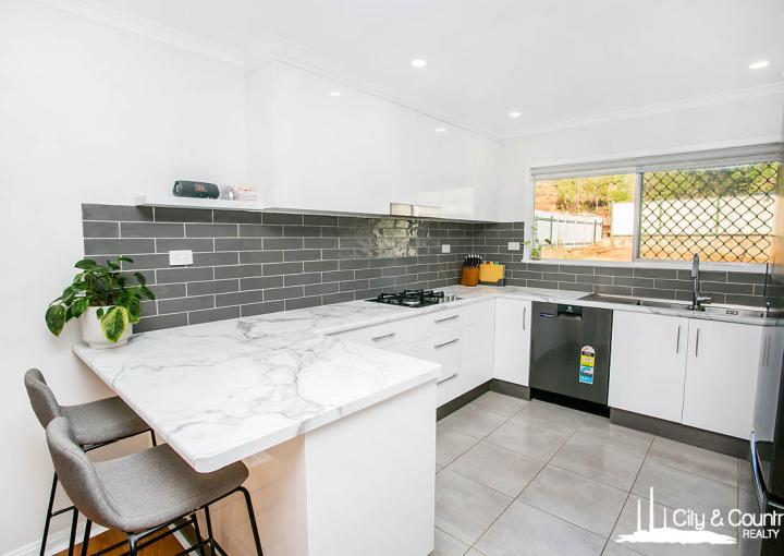 30 Russell Crescent, Mount Isa