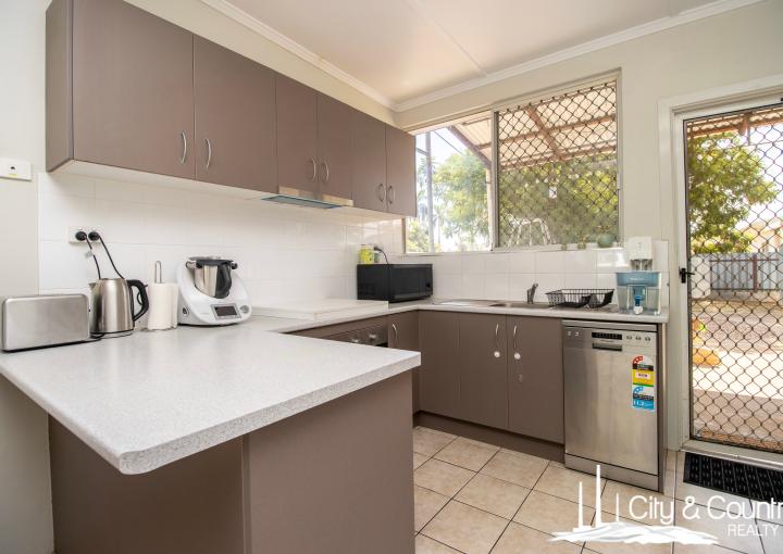 1&2, 47 Noakes Avenue, Mount Isa
