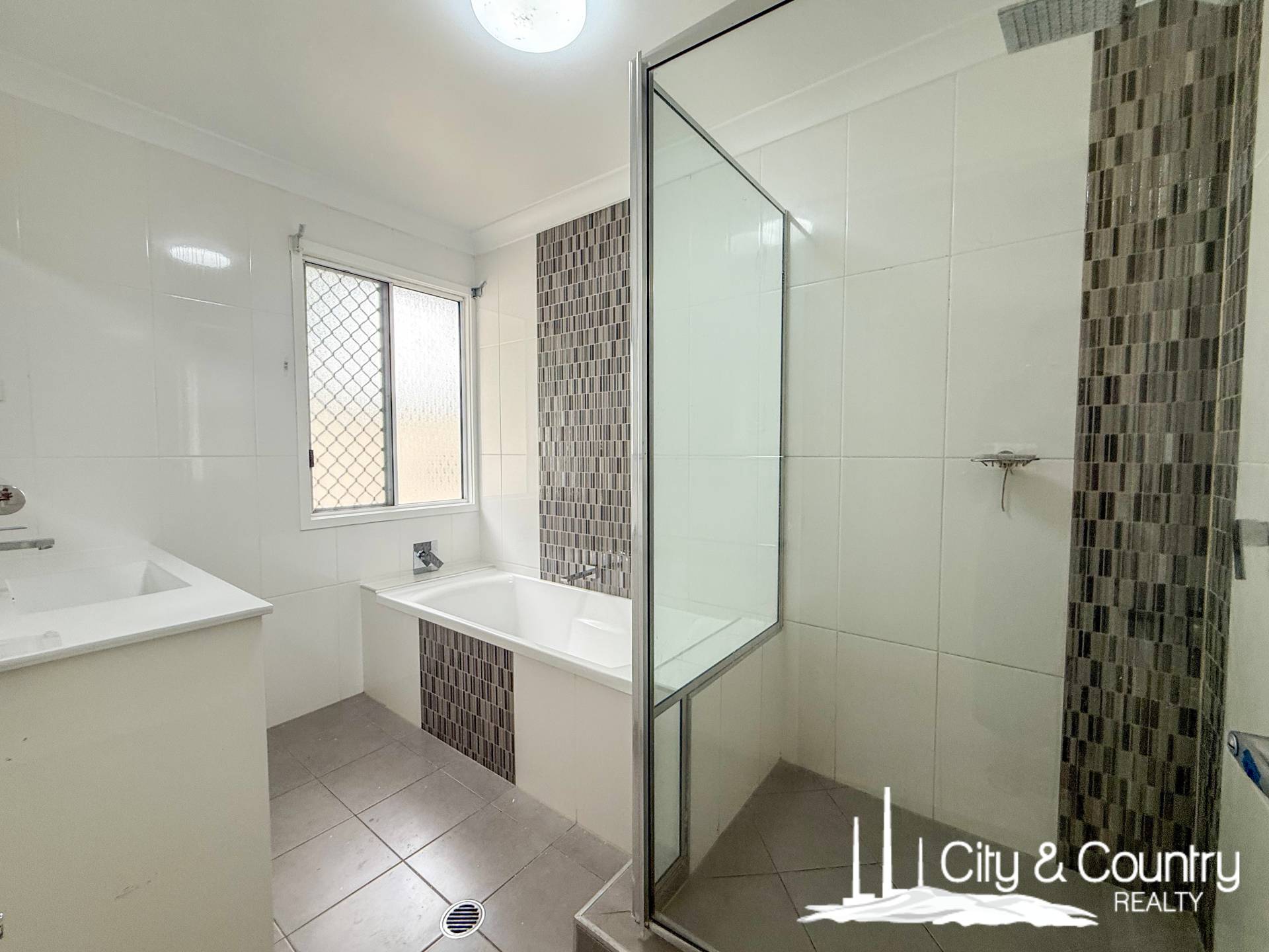 23 Paterson Crescent, Mount Isa, Mount Isa - Thumbnail 8