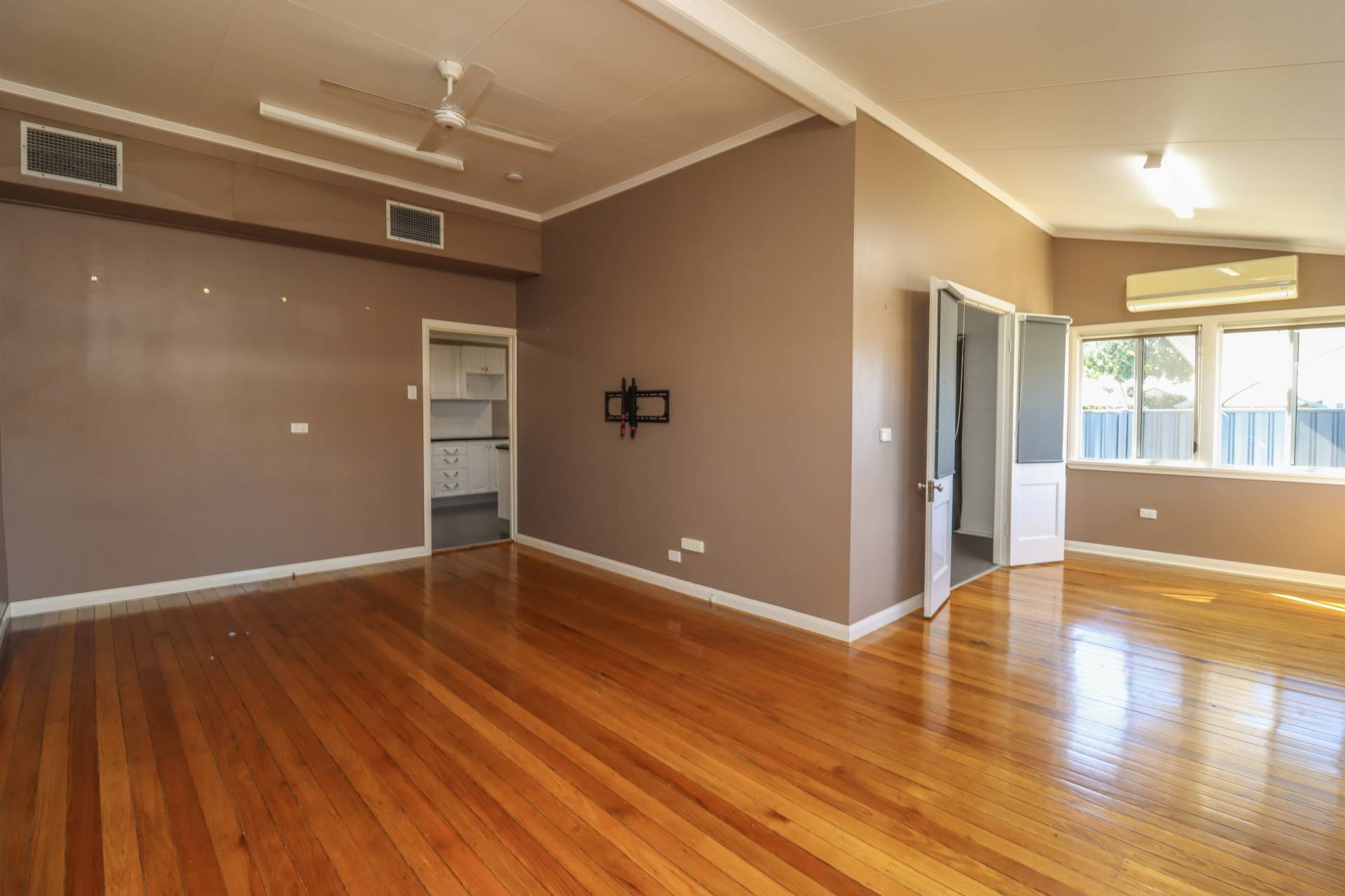 141 Camooweal Street, Mount Isa, Mount Isa - Thumbnail 3