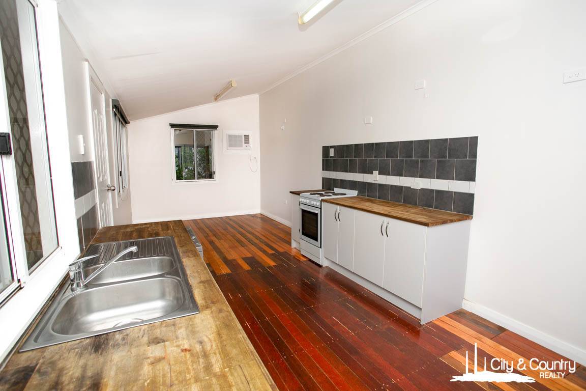 4 Harban Street, Mount Isa, Mount Isa - Thumbnail 3