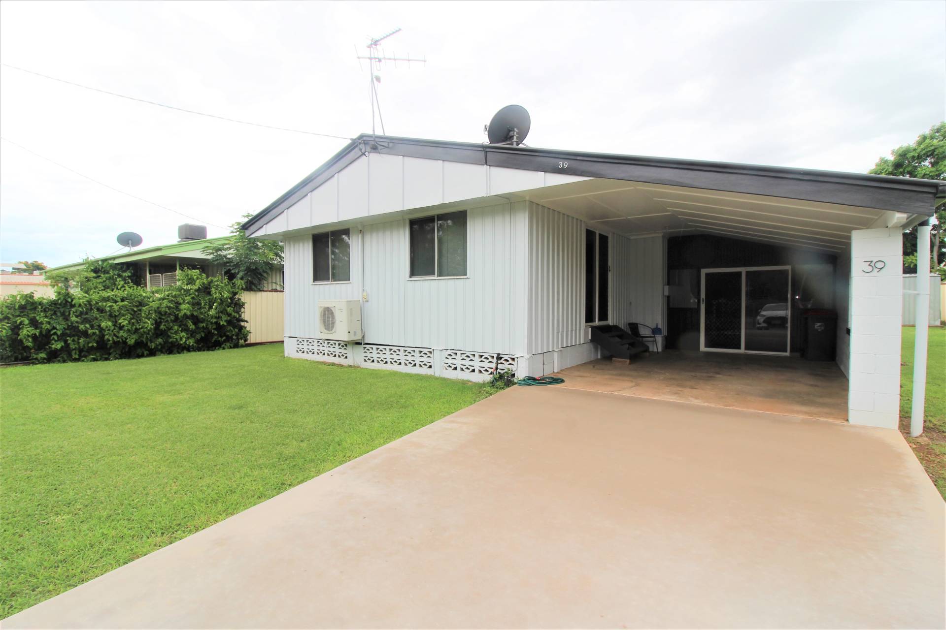 39 Sunset Drive, Mount Isa, Mount Isa - Thumbnail 2