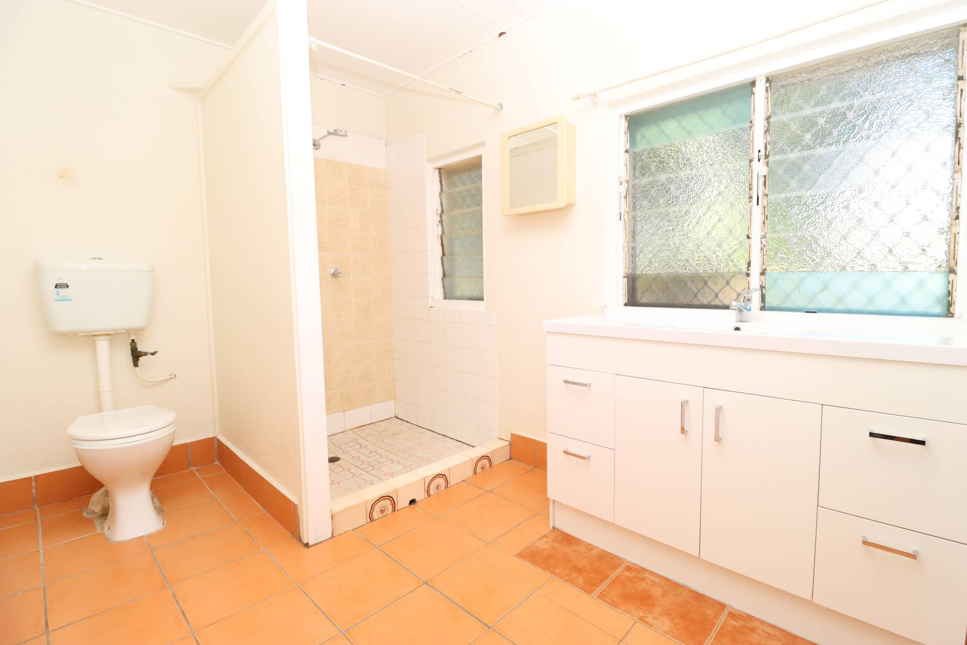 Unit 2, 16 Sixth Avenue, Mount Isa, Mount Isa - Thumbnail 5