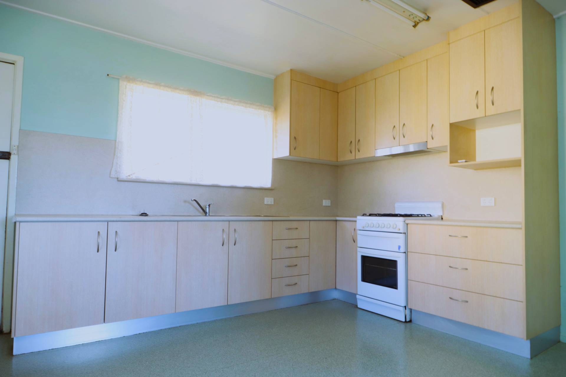 2 Copper Crescent, Mount Isa, Mount Isa - Thumbnail 3
