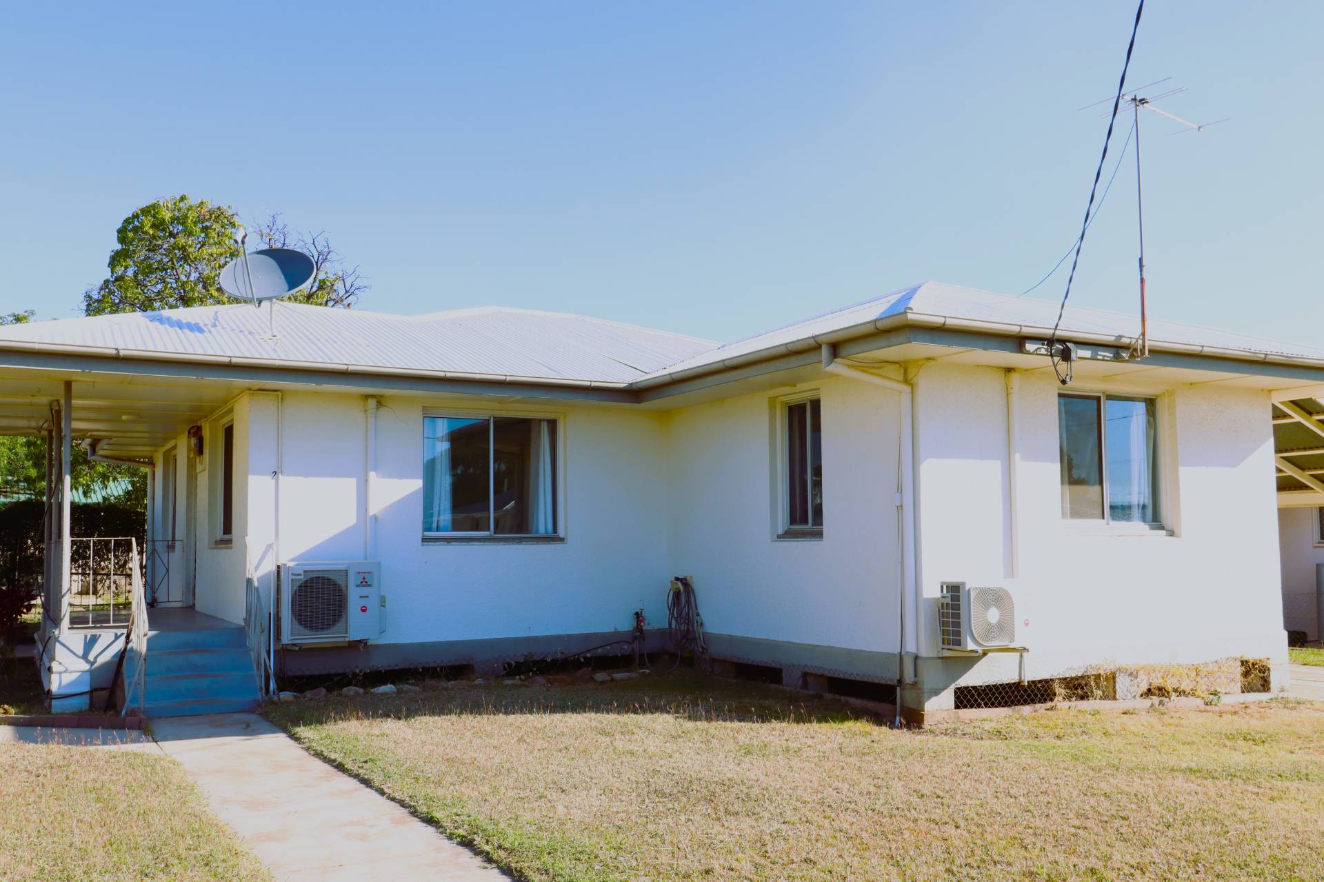 2 Copper Crescent, Mount Isa, Mount Isa - Thumbnail 2