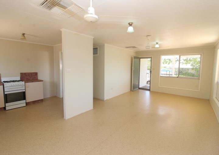 18 Rosella Ave, Mount Isa