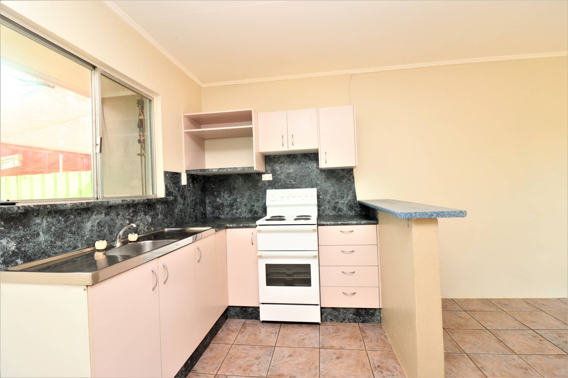 Unit 4, 200 Camooweal Street, Mount Isa, Mount Isa - Thumbnail 3