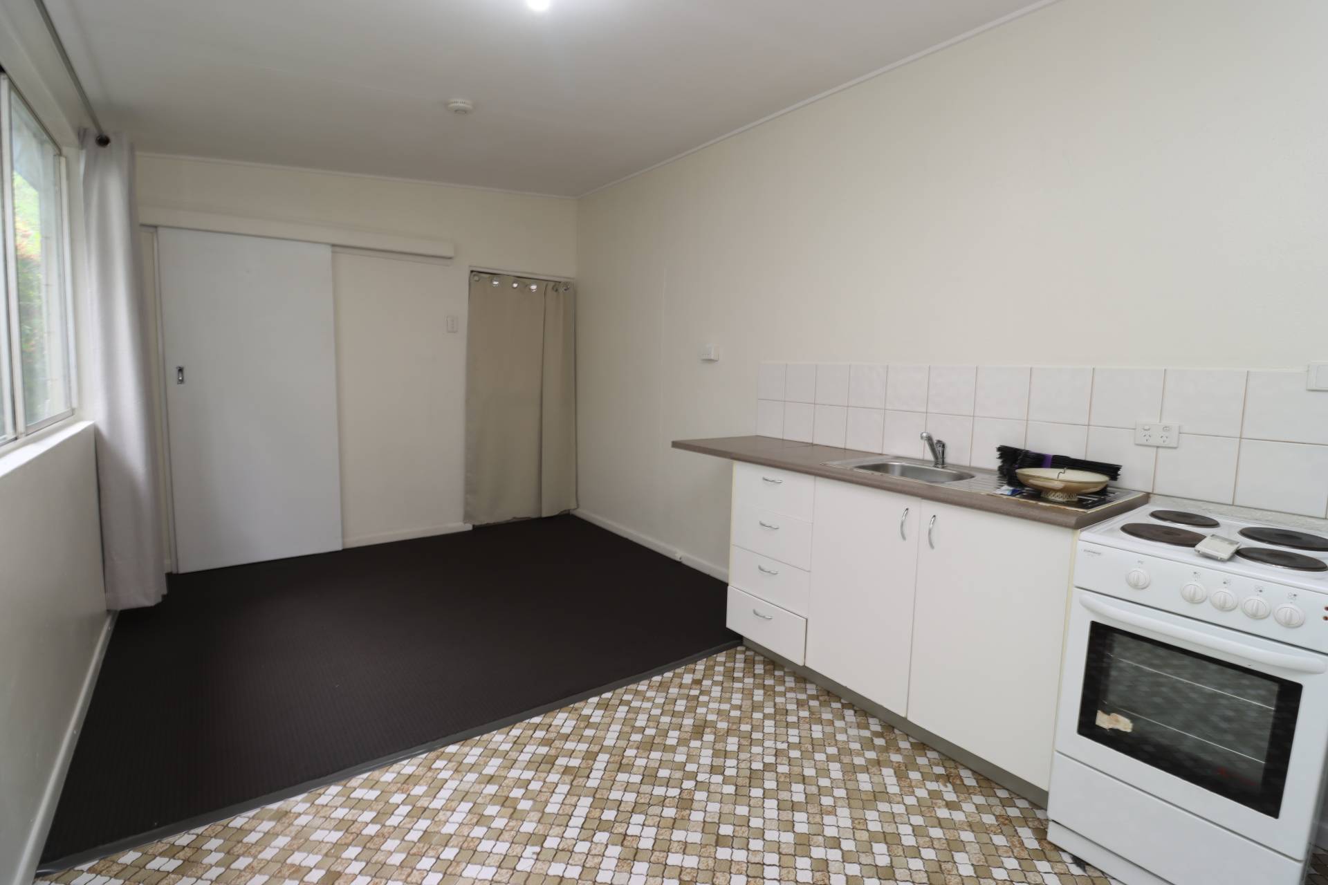 Unit 3, 192 Camooweal Street, Mount Isa, Mount Isa - Thumbnail 2