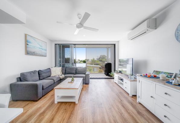 Modern, Light-Filled Townhouse in the Heart of Maroochy Waters