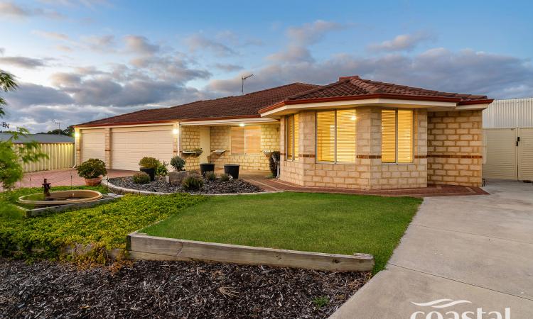 Exceptional Family Living in Prime Singleton Location