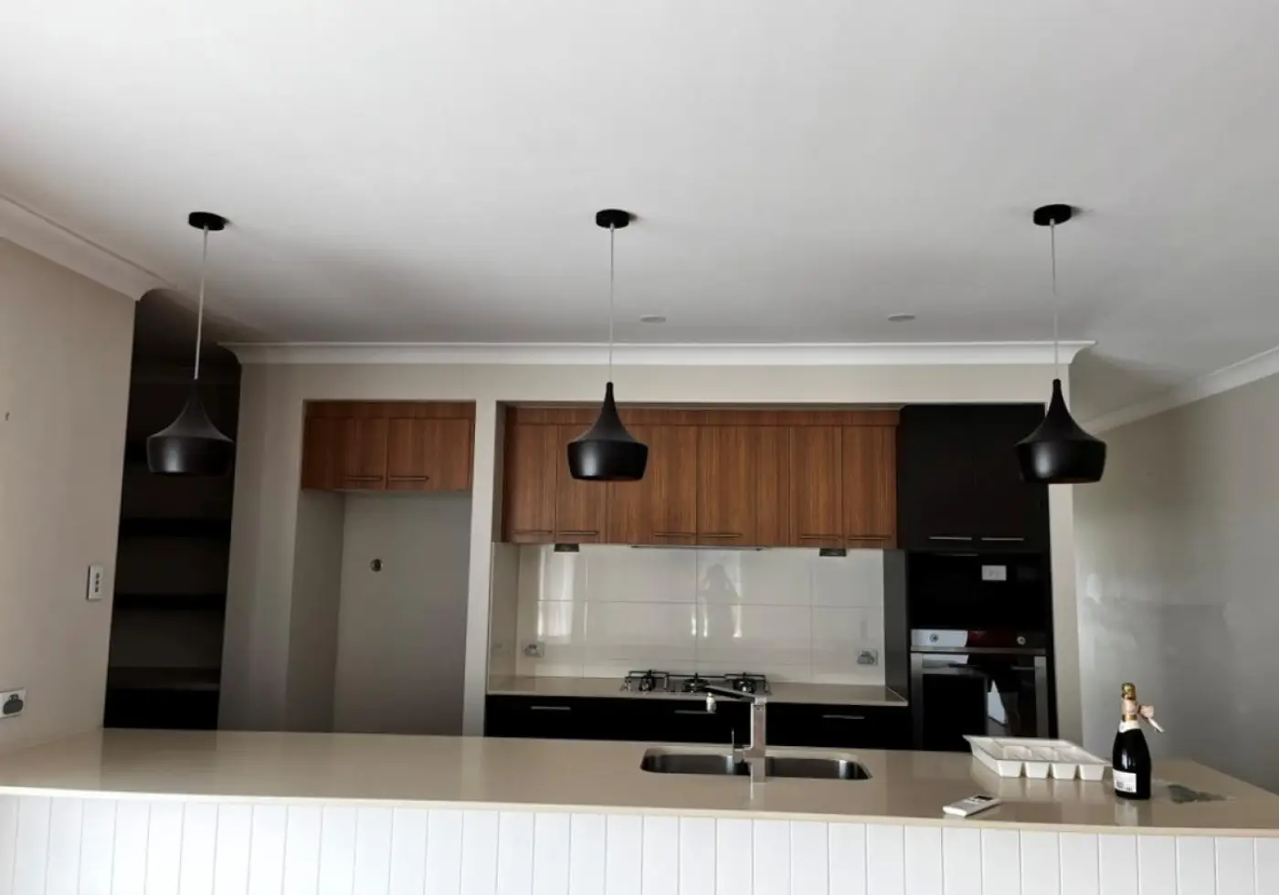 Ivandale Coast Property Co - MODERN FAMILY LIVING IN IVANDALE LAKES