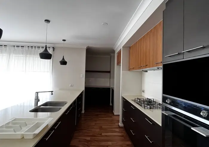 Ivandale Coast Property Co - MODERN FAMILY LIVING IN IVANDALE LAKES