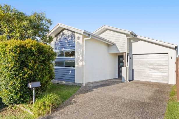 Spacious Family Living in a Convenient Meridan Plains Location