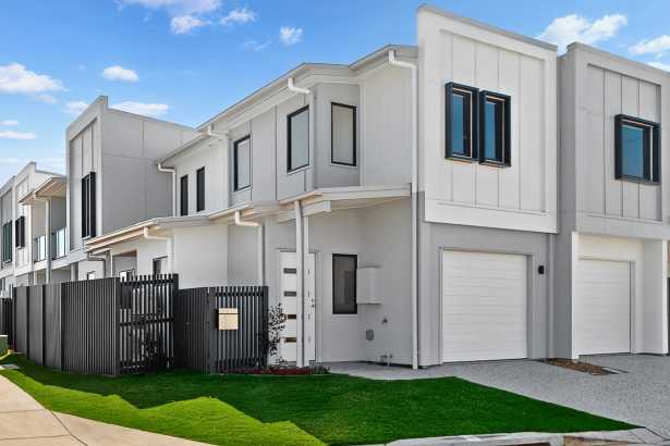 Brand-New Modern Home in the Heart of Banya