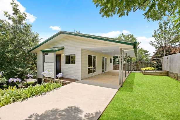 Comfort, Convenience & Easy Living in the Heart of Nambour!