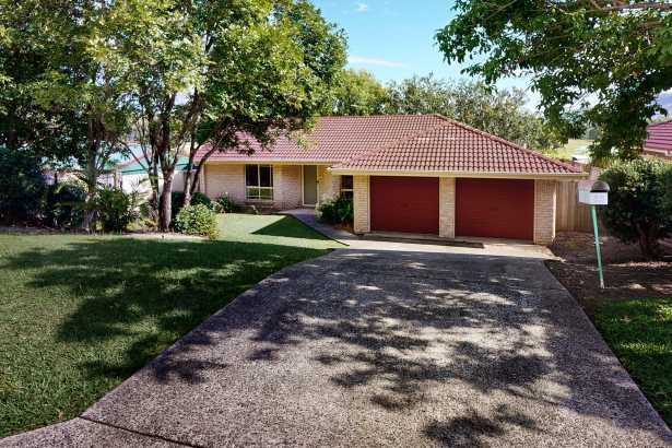 Quiet Street short drive from Central Nambour!