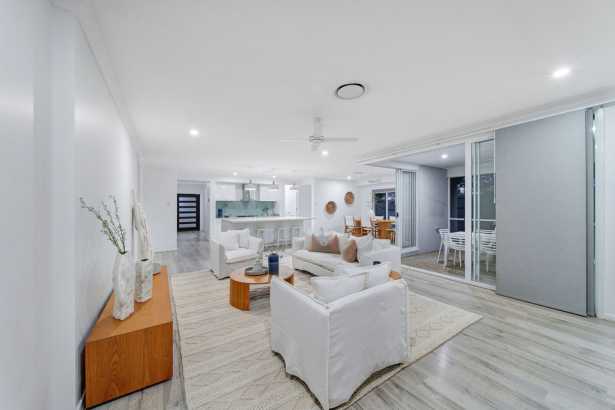 Baringa beauty Spacious 4 Bedroom Family Home | Swim Spa | Media Room / 5th Bedroom | Solar