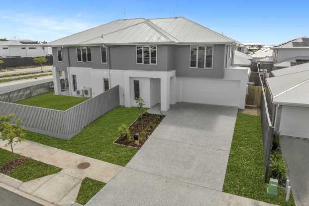 Spacious Duplex in Banya!