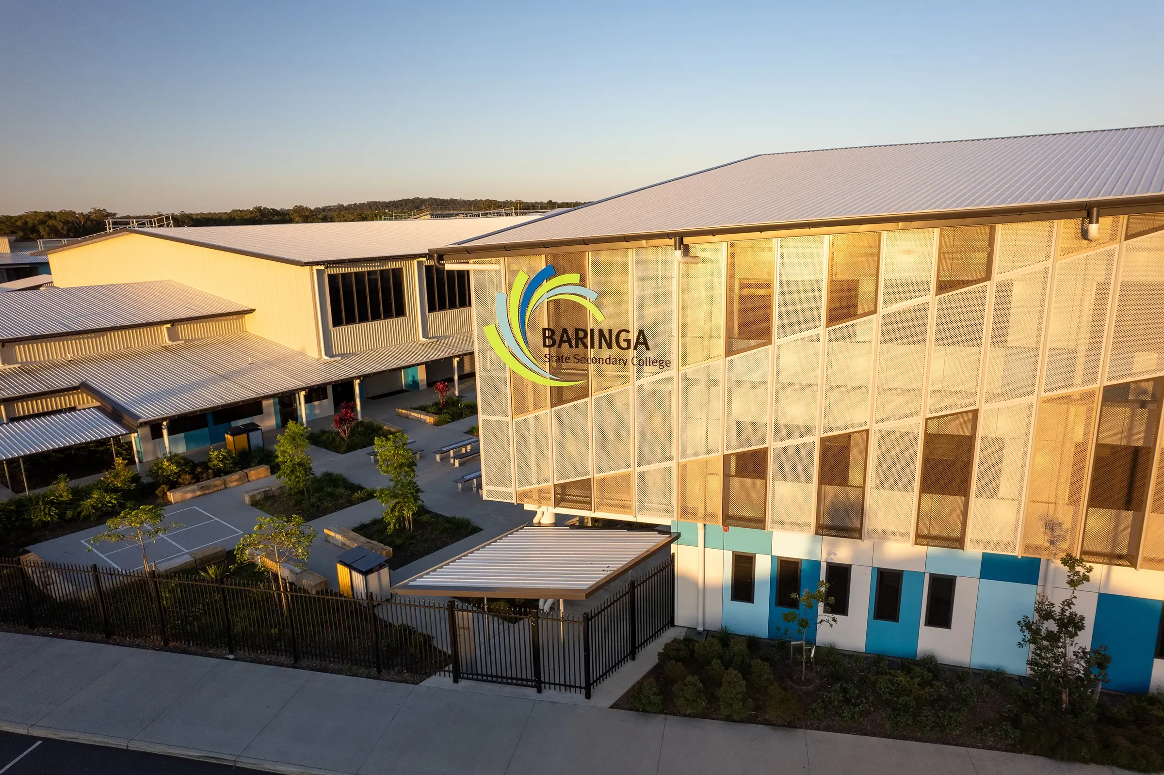 Aura Baringa State High School