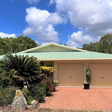 Chelsea Scanlan and Cameron Smith testimonial image