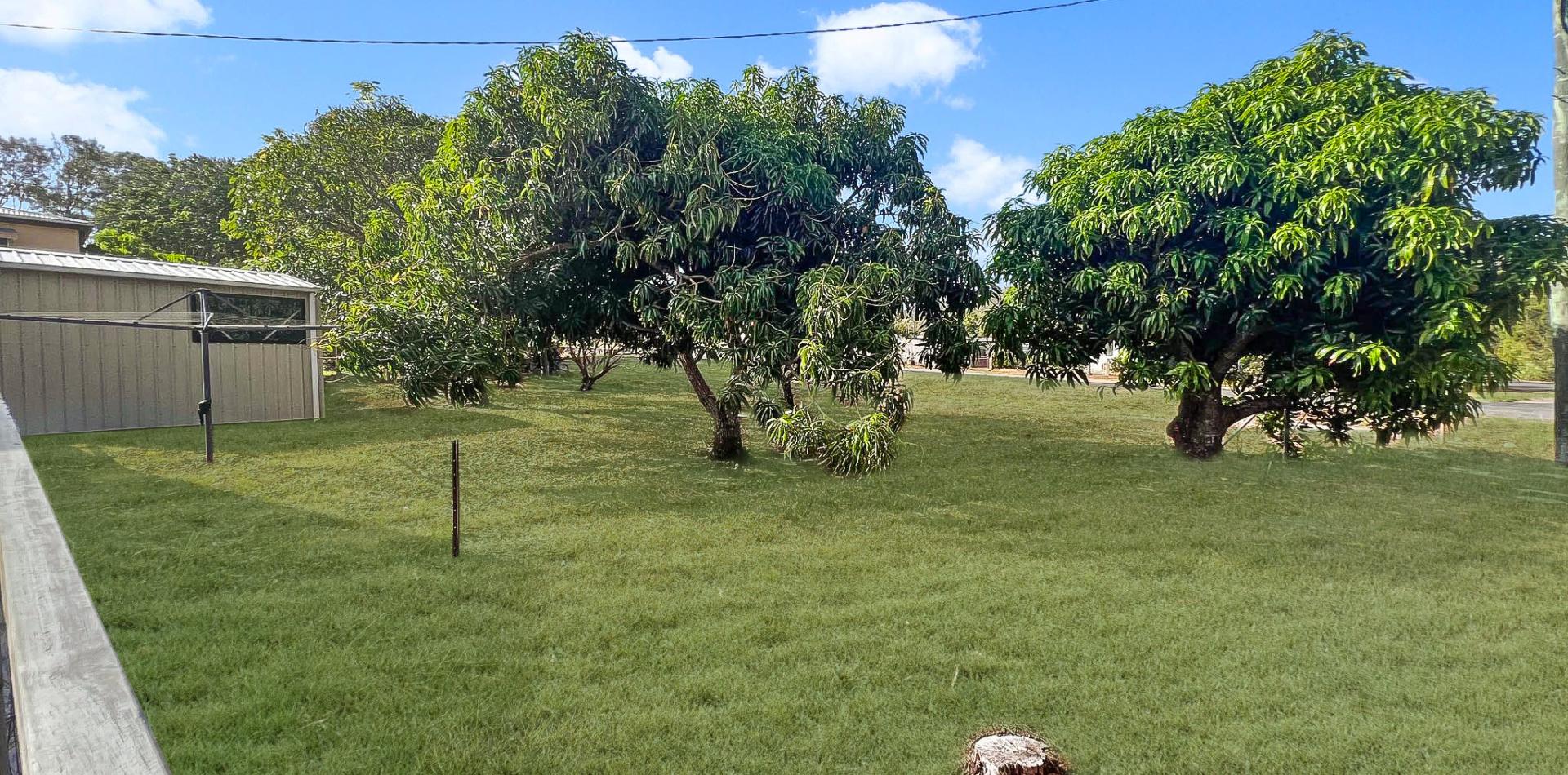 Just listed!! Excellent location, low maintenance, ready to move into