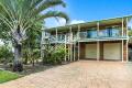 Fantastic beach house with views and pool. Pets welcome. Aircon. Wi-Fi
