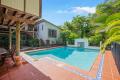 Executive Beach House. Pool. Aircon. Walk to beach