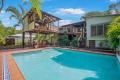 Executive Beach House. Pool. Aircon. Walk to beach