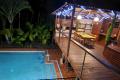 Executive Beach House. Pool. Aircon. Walk to beach