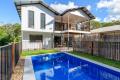 Gorgeous beach house. Pool. Walk to beach
