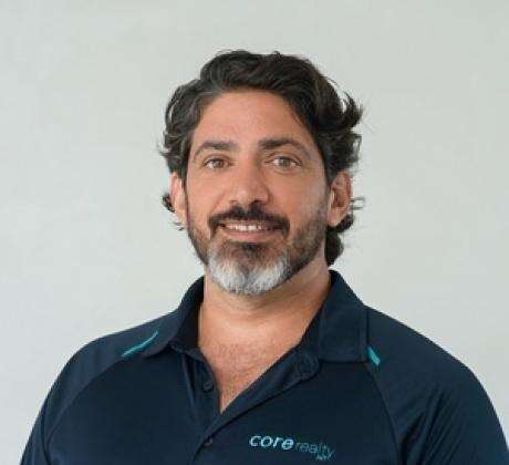 George Vazanellis photo