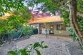Relaxed and inviting living with a tropical touch