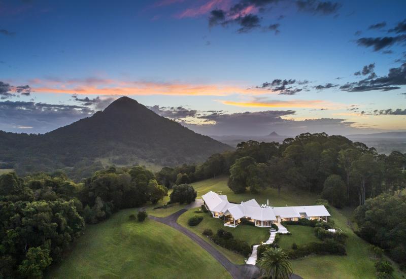 ICONIC ONE LEVEL MASTERPIECE LOOKING STRAIGHT INTO NOOSA’S FAMOUS FIRST POINT.