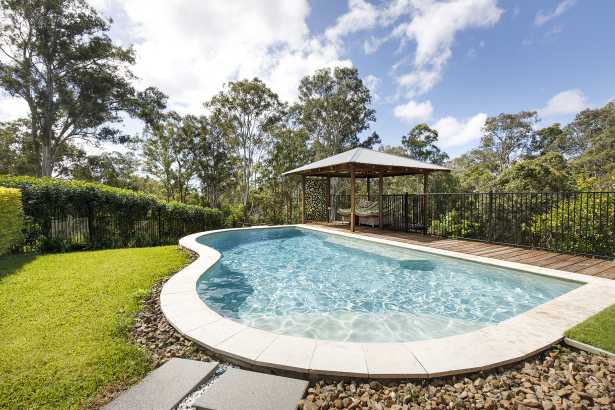 Acreage and Modern Multi-Generational Living, minutes to Noosa