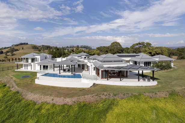 PRIVATE ENTERTAINER'S RESORT STYLE PARADISE WITH SPECTACULAR VIEWS
