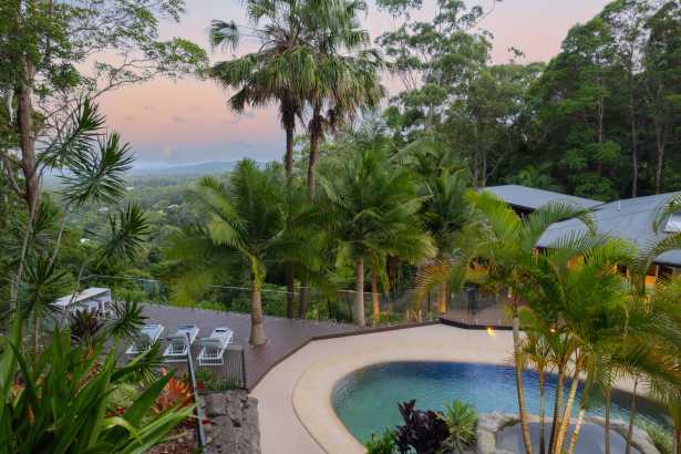 BREATHTAKING PRIVATE VISTAS LOOKING OUT TO CORAL SEA