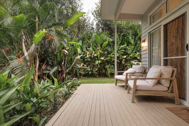 OPPORTUNITY, LOCATION AND LIFESTYLE IN RENOVATED FAMILY OASIS